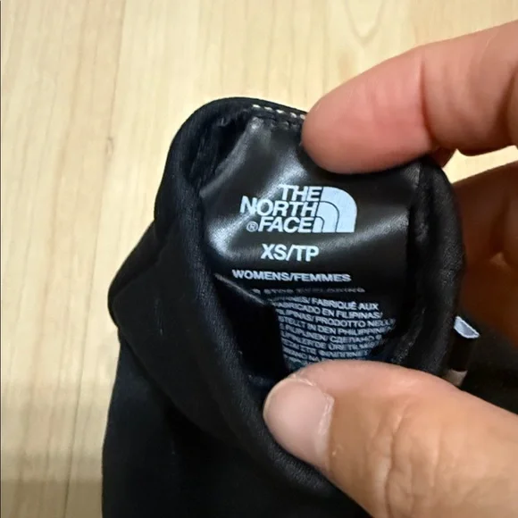 The North Face Black Winter Gloves - Picture 2 of 3